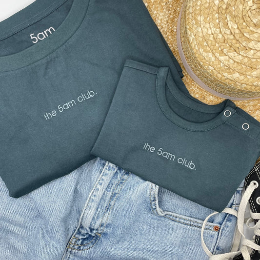 5am tee | mama | charcoal